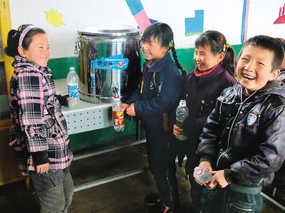 校园饮水台和校园直饮机有哪些区别？该如何进行选择？